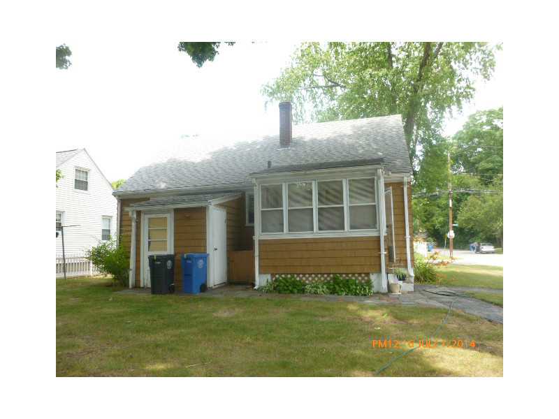 256 Aqueduct Road Cranston, RI 02910 - Photo 2 of 6 Exterior Back.