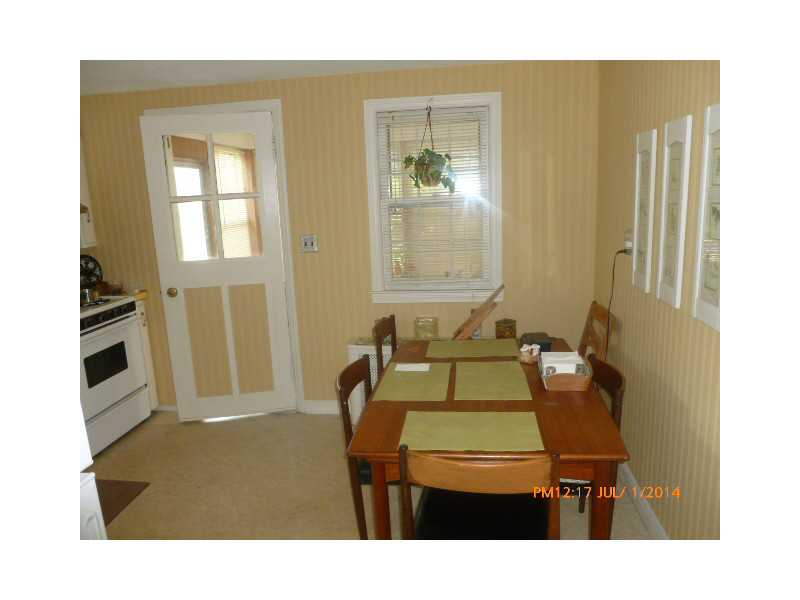 256 Aqueduct Road Cranston, RI 02910 - Photo 6 of 6 Kitchen.
