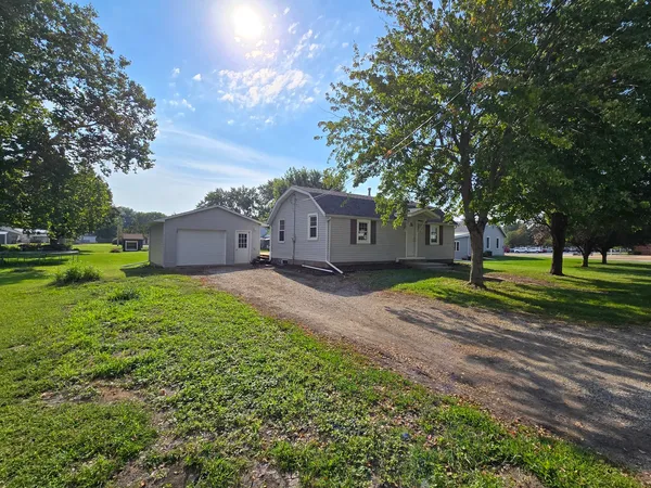 $132,900 | 506 Southwest 10th Avenue, Aledo, IL 61231