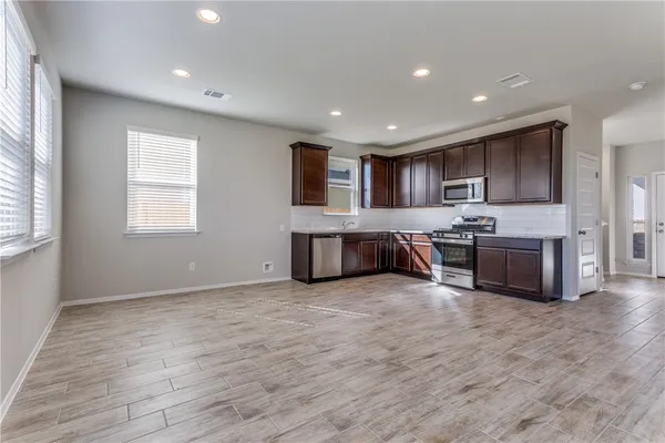 $1,895 | 131 Trailside Lane, Bastrop, TX 78602