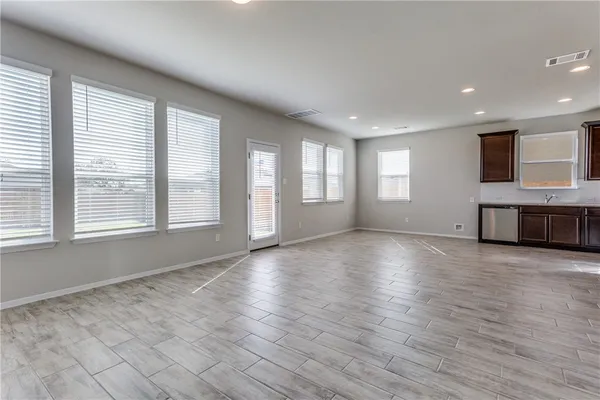 $1,895 | 131 Trailside Lane, Bastrop, TX 78602