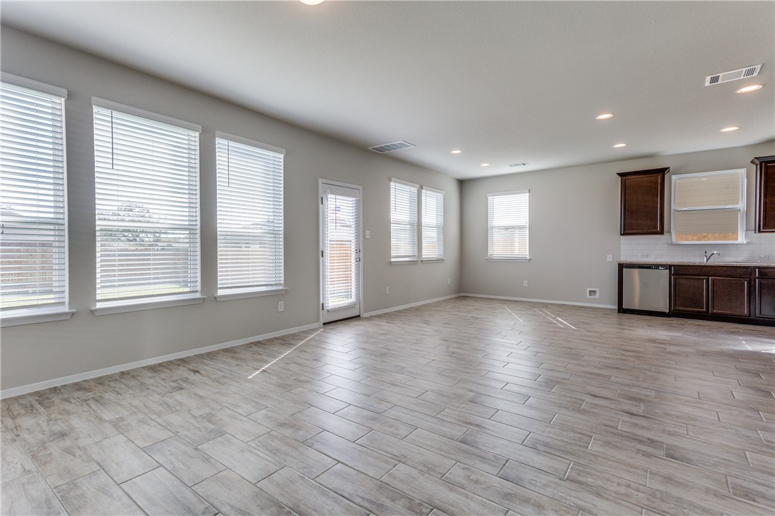 131 Trailside Lane Bastrop, TX 78602 - Photo 6 of 26