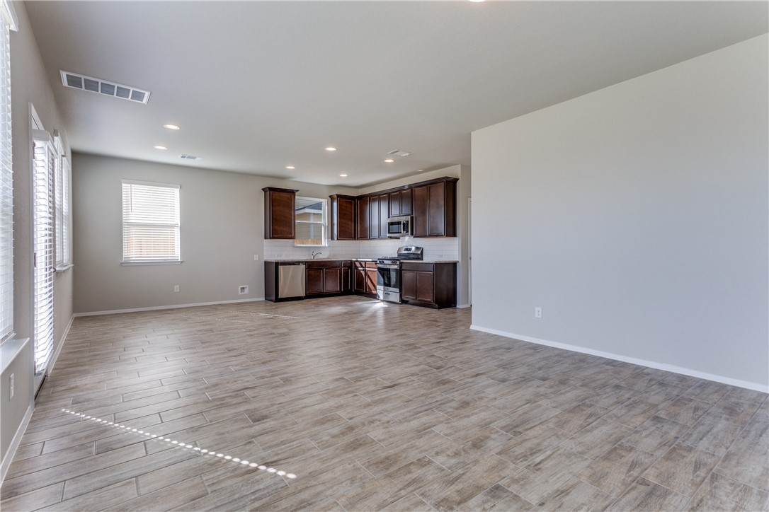 131 Trailside Lane Bastrop, TX 78602 - Photo 7 of 26