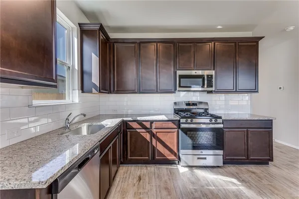 $1,895 | 131 Trailside Lane, Bastrop, TX 78602