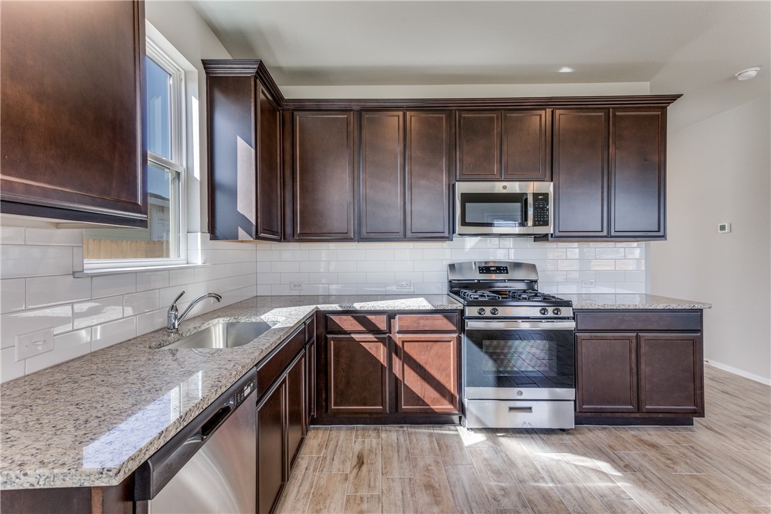 131 Trailside Lane Bastrop, TX 78602 - Photo 9 of 26