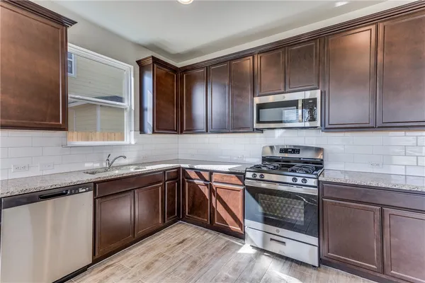 $1,895 | 131 Trailside Lane, Bastrop, TX 78602