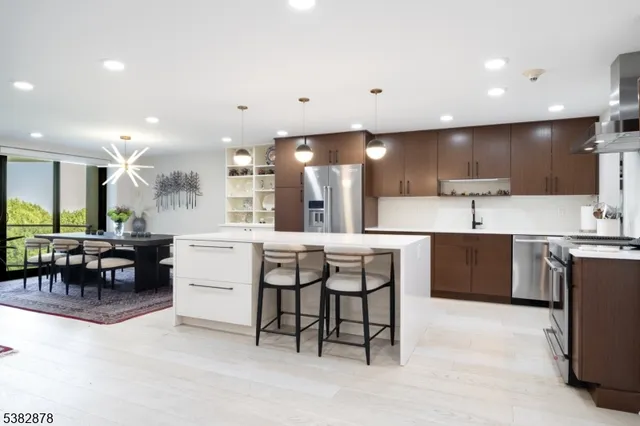 $595,000 | 2 Claridge Drive, Unit 8AE, Verona, NJ 07044