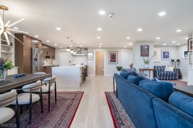 $595,000 | 2 Claridge Drive, Unit 8AE, Verona, NJ 07044