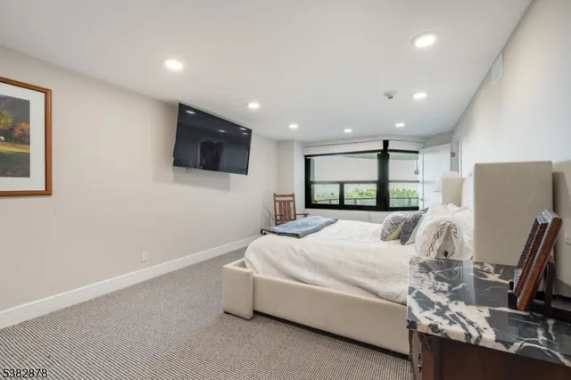 $595,000 | 2 Claridge Drive, Unit 8AE, Verona, NJ 07044