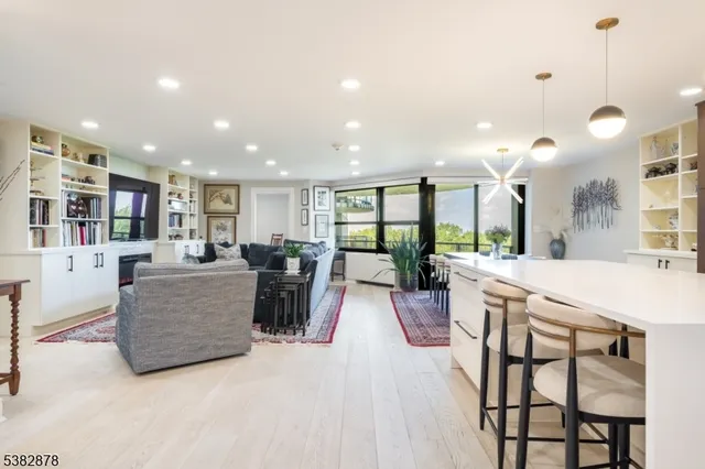 $595,000 | 2 Claridge Drive, Unit 8AE, Verona, NJ 07044