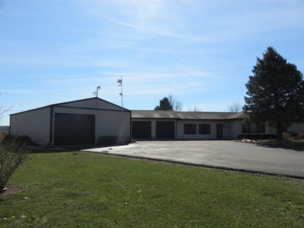 409 South Fremont Road Coldwater, MI 49036 - Photo 2 of 23 IMG_5188