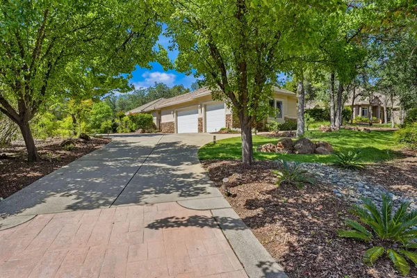 $789,900 | 19677 San Vincente Drive, Redding, CA 96003