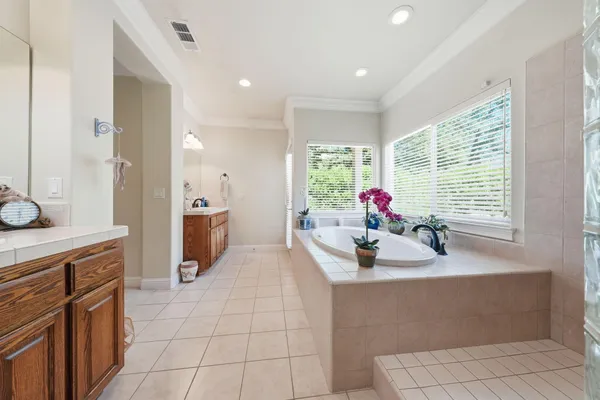 $789,900 | 19677 San Vincente Drive, Redding, CA 96003
