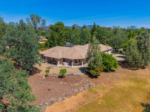 $789,900 | 19677 San Vincente Drive, Redding, CA 96003