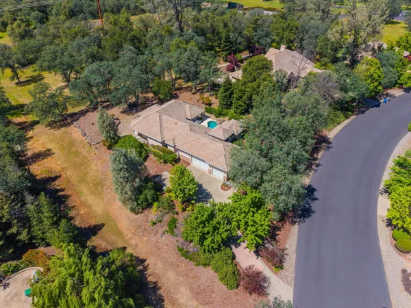 $789,900 | 19677 San Vincente Drive, Redding, CA 96003