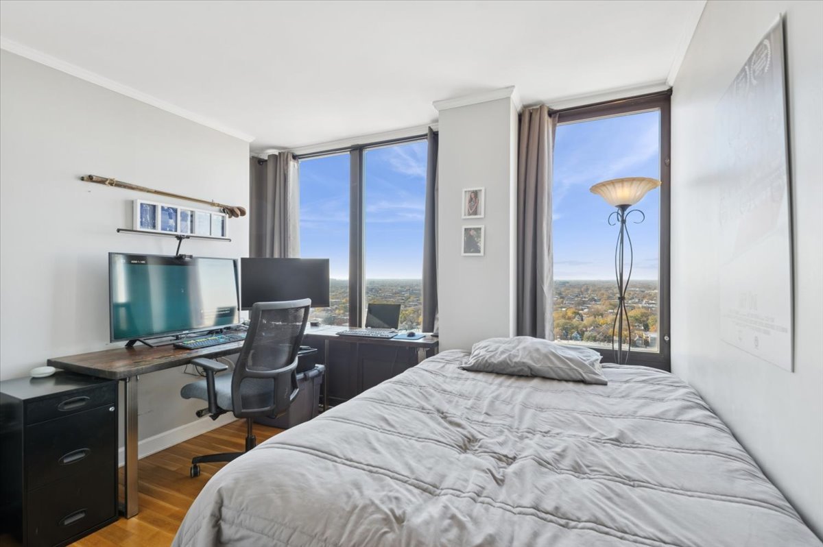 5320 North Sheridan Road, Unit 2502 Chicago, IL 60640 - Photo 11 of 19