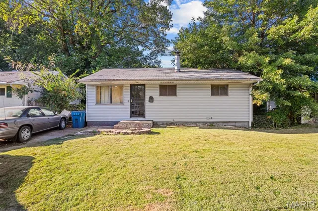 $64,500 | 10601 Spring Garden Drive, St. Louis, MO 63137