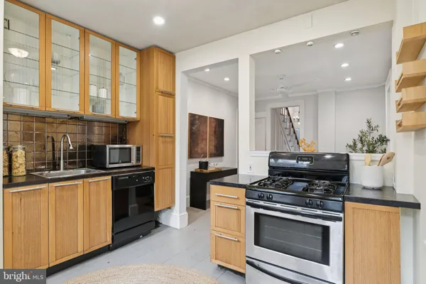 $4,500 | 1228 Catharine Street, Philadelphia, PA 19147