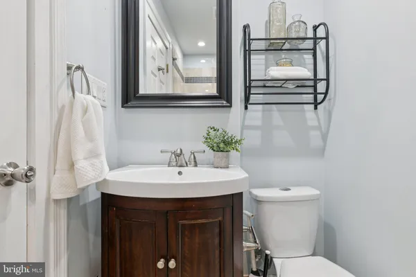 $4,500 | 1228 Catharine Street, Philadelphia, PA 19147