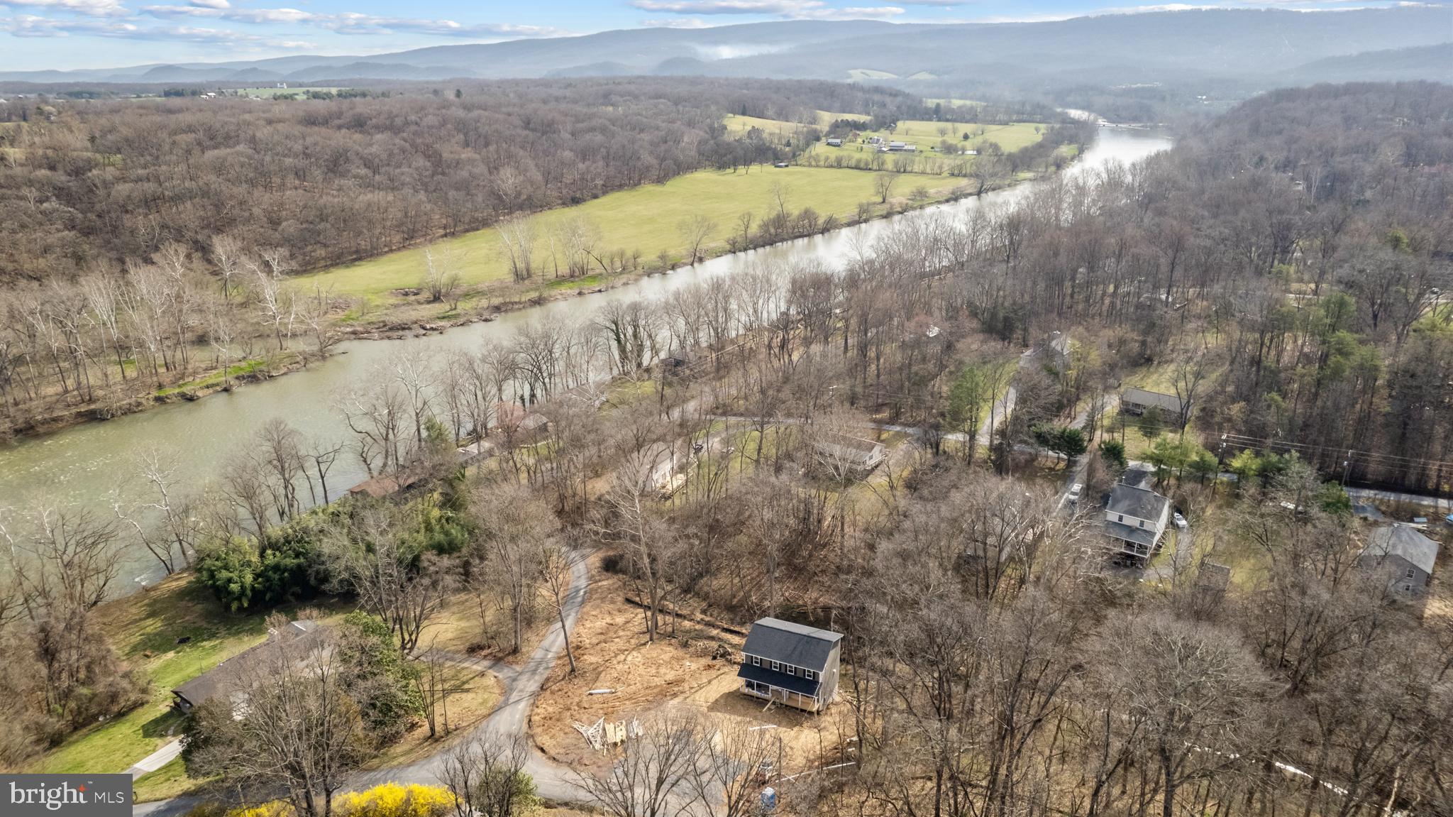366 Mulberry Road Front Royal, VA 22630 - Photo 3 of 19 Gallery Image 3