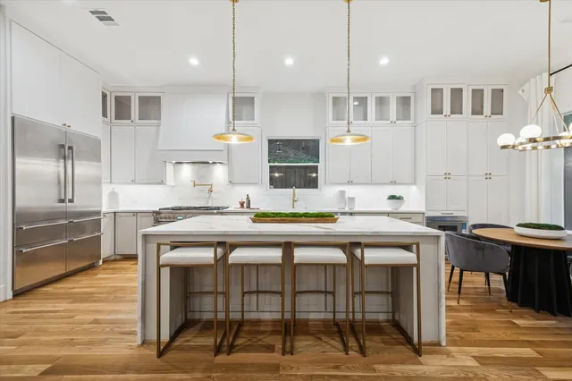 $1,890,000 | 1330 Richelieu Lane, Houston, TX 77018