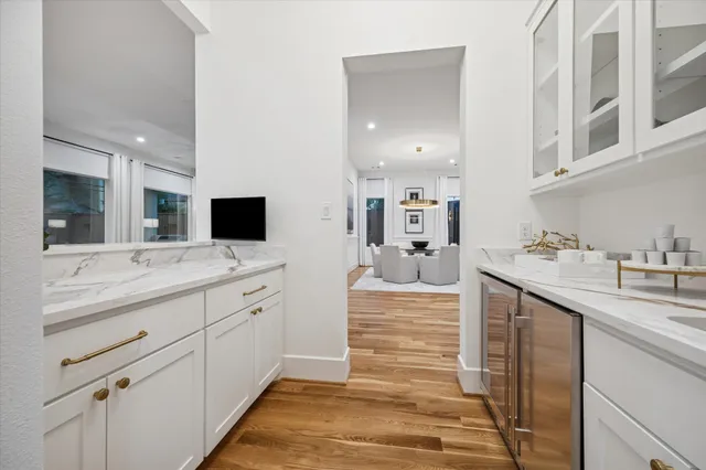 $1,890,000 | 1330 Richelieu Lane, Houston, TX 77018