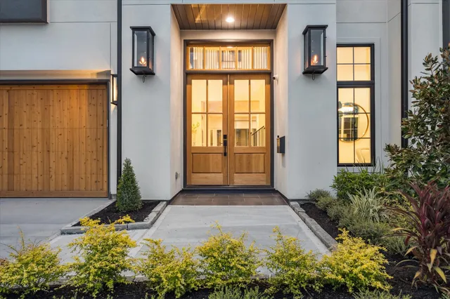 $1,890,000 | 1330 Richelieu Lane, Houston, TX 77018
