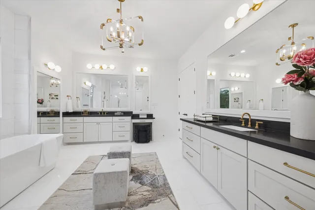 $1,890,000 | 1330 Richelieu Lane, Houston, TX 77018