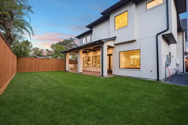 $1,890,000 | 1330 Richelieu Lane, Houston, TX 77018