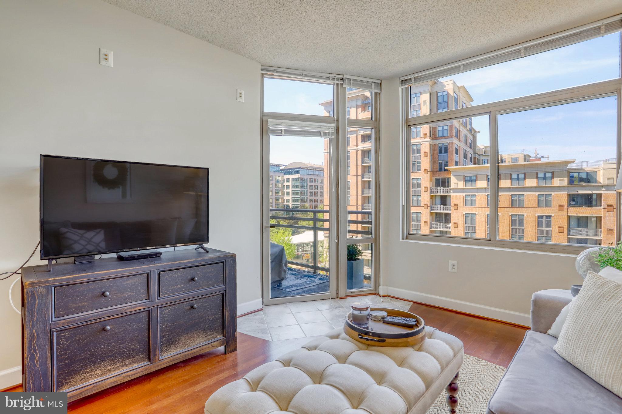 3650 South Glebe Road, Unit 650 Arlington, VA 22202 - Photo 4 of 45 Gallery Image 4