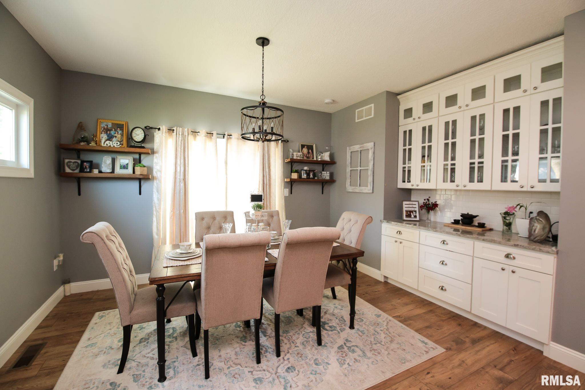 3417 Moencks Road Bettendorf, IA 52722 - Photo 9 of 40 Gallery Image 9