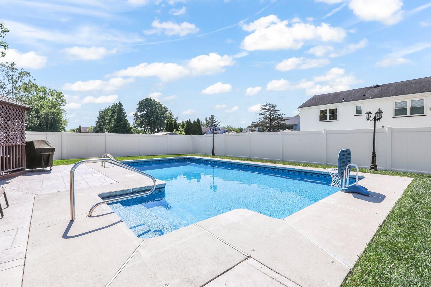 7 Mountbatten Drive Old Bridge, NJ 08857 - Photo 36 of 42 a view of a terrace with sky view