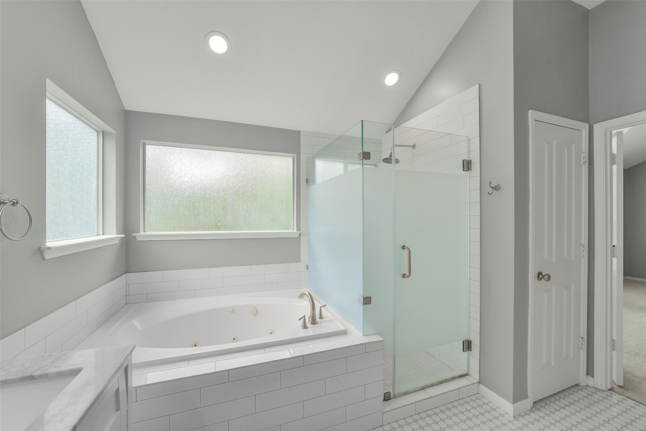 22 East New Avery Place Spring, TX 77382 - Photo 33 of 46 Separate Shower and tub in Primary Bedroom.