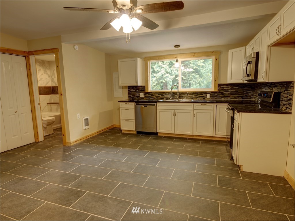 4326 Deming Road Deming, WA 98247 - Photo 2 of 25