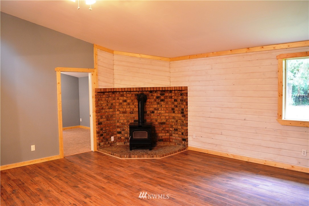 4326 Deming Road Deming, WA 98247 - Photo 14 of 25