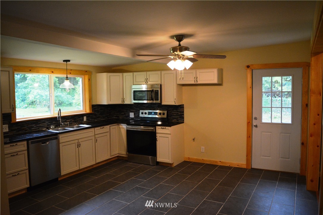 4326 Deming Road Deming, WA 98247 - Photo 21 of 25