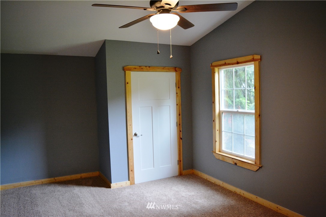 4326 Deming Road Deming, WA 98247 - Photo 8 of 25