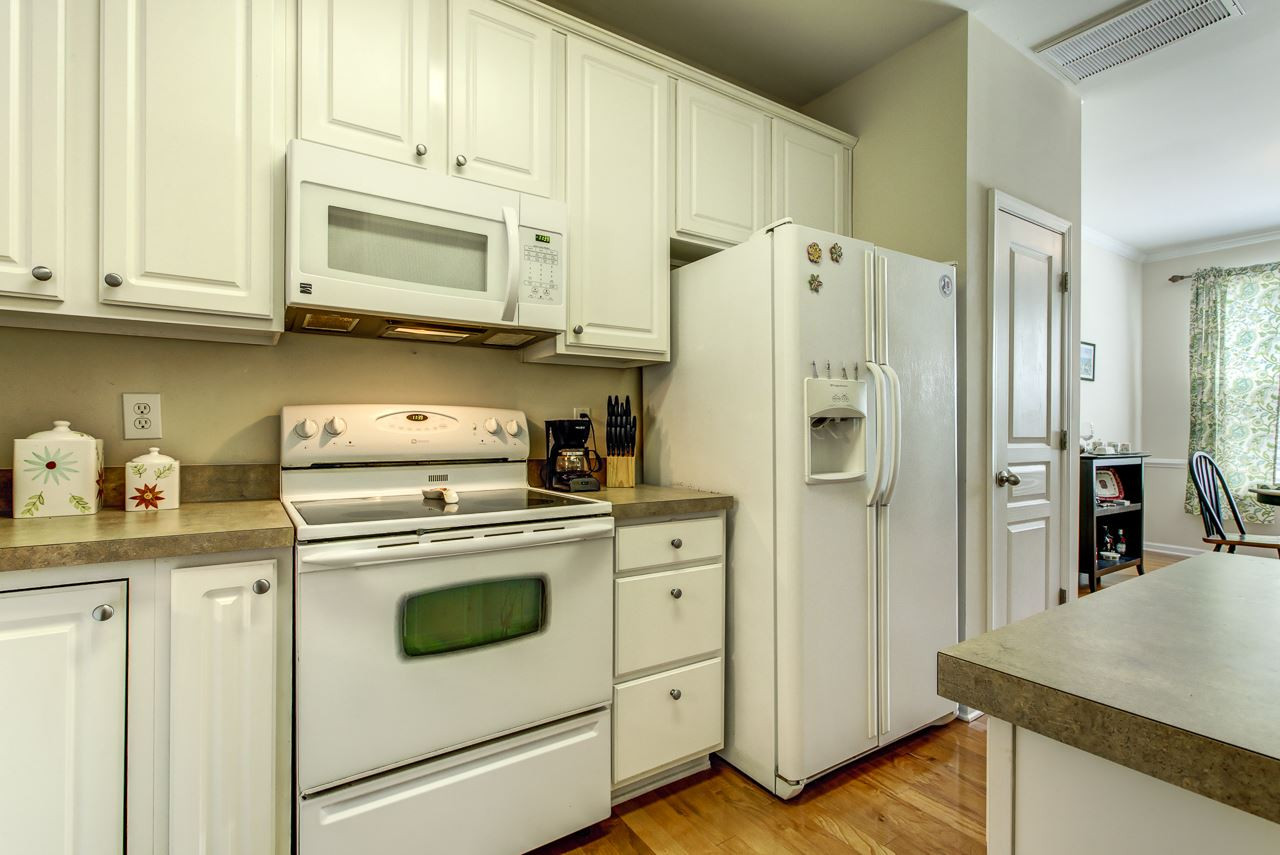 4539 Sugarbend Way Raleigh, NC 27606 - Photo 9 of 24 Kitchen