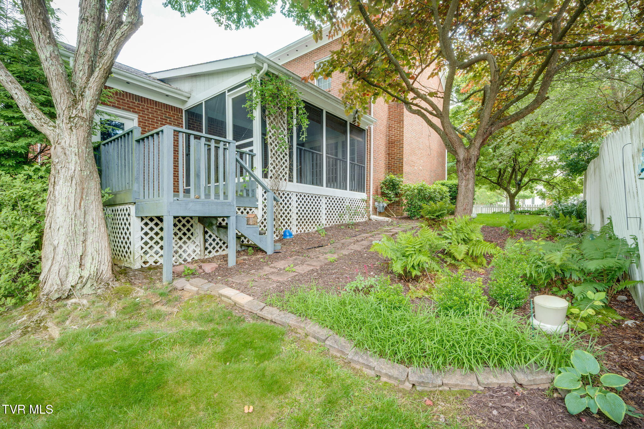 24 Pendleton Place Kingsport, TN 37664 - Photo 42 of 54 041