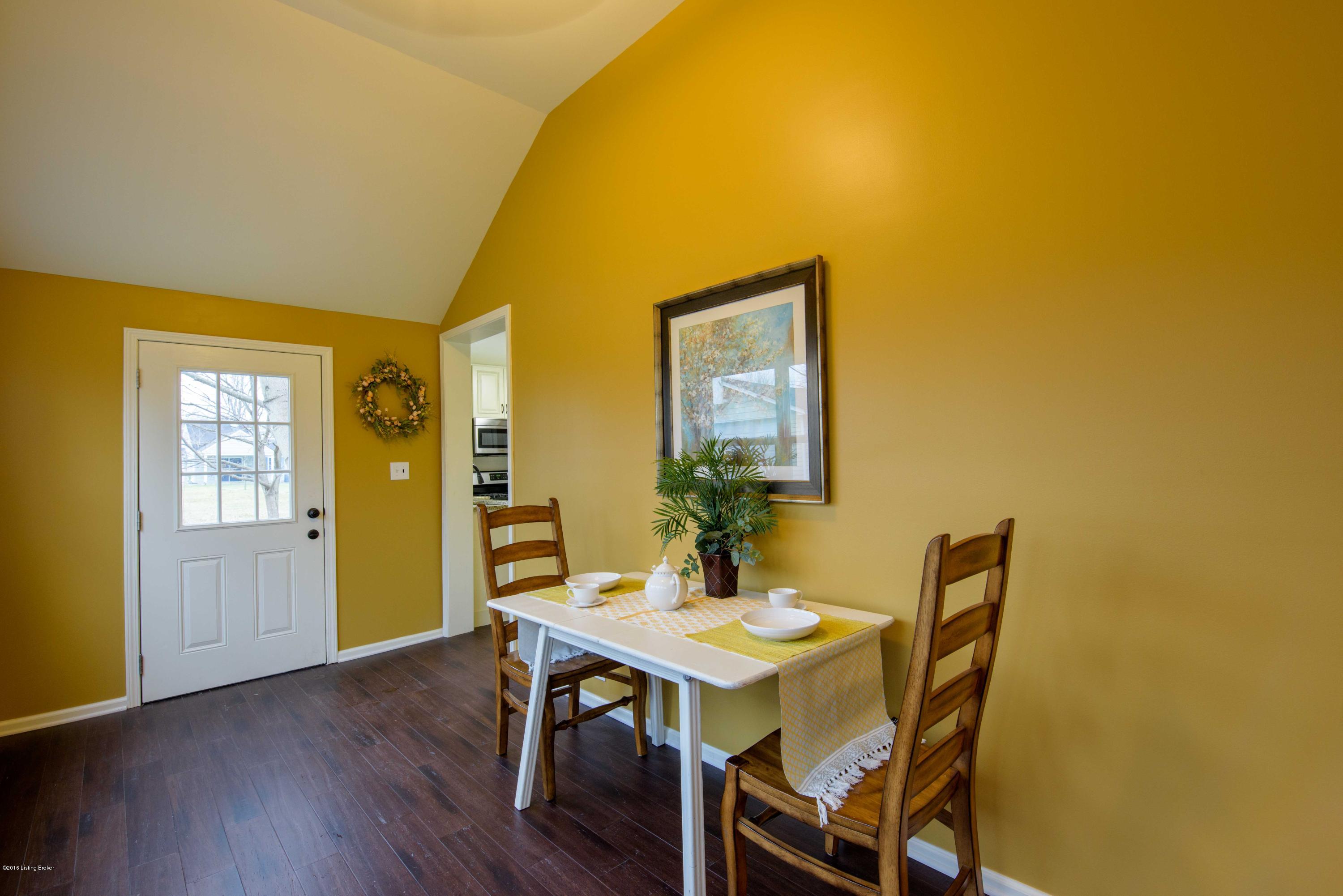 4011 Chenoweth Run Road Louisville, KY 40299 - Photo 14 of 39 4011Chenoweth_007