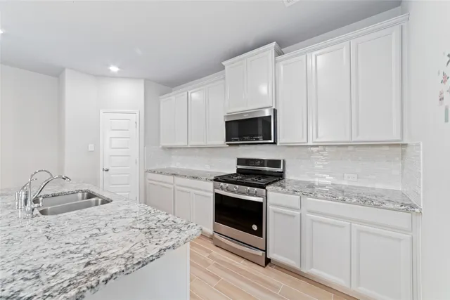 $439,999 | 1804 Ithaca Grove Lane, Pearland, TX 77089