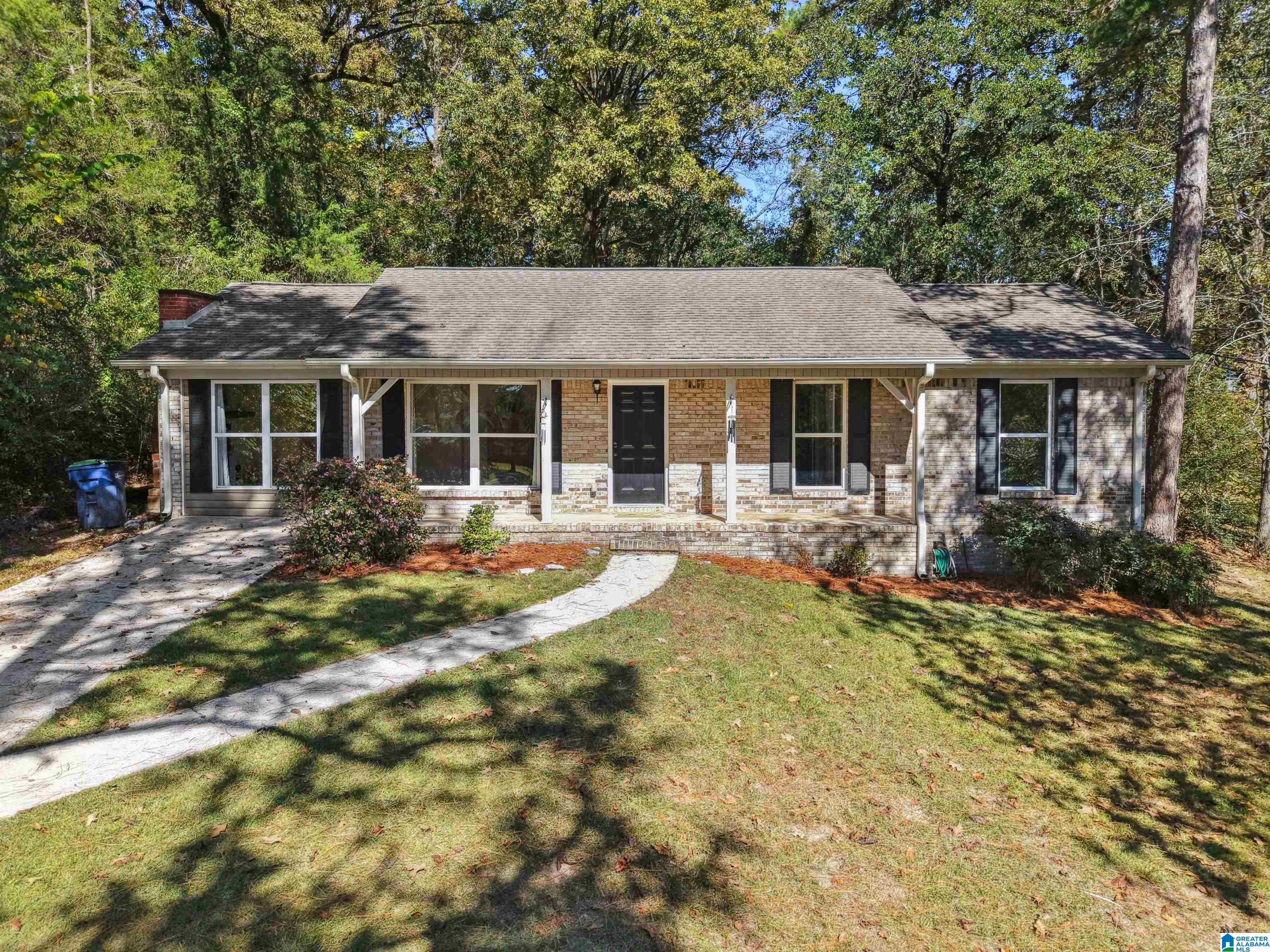 1238 Bennett Drive Alabaster, AL 35007 - Photo 4 of 43