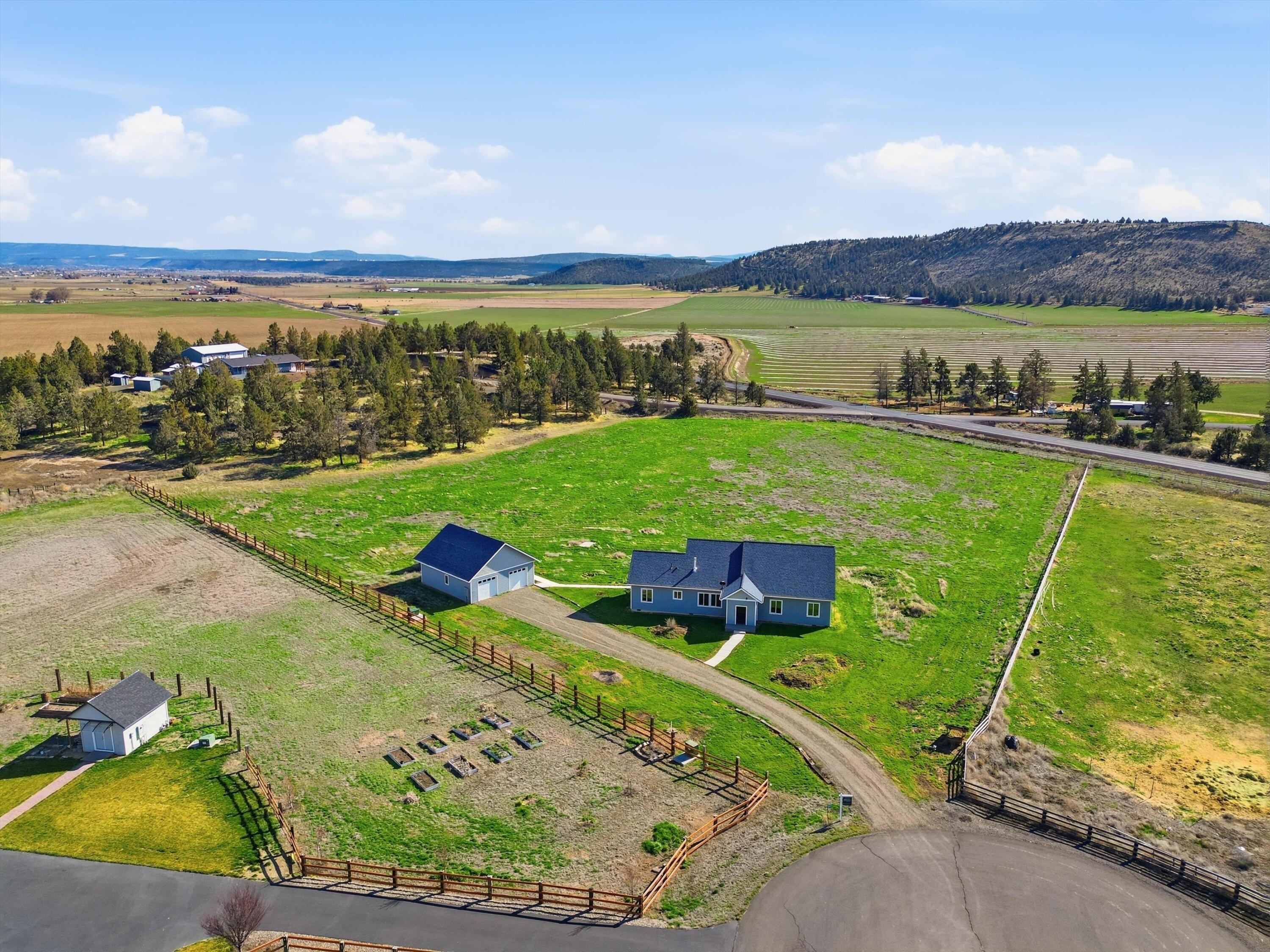 8905 Northwest Elizabeth Way Prineville, OR 97754 - Photo 42 of 45 01-2875652_8905_nw_elizabeth_way_-_sonya