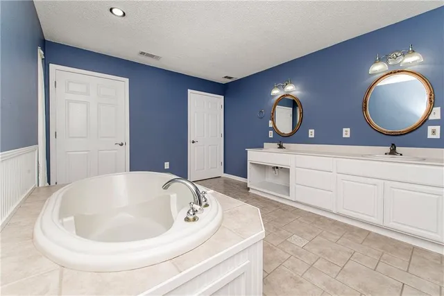 $400,000 | 704 White Oak Drive, Denham Springs, LA 70726