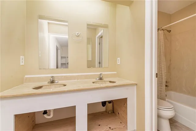 $400,000 | 704 White Oak Drive, Denham Springs, LA 70726