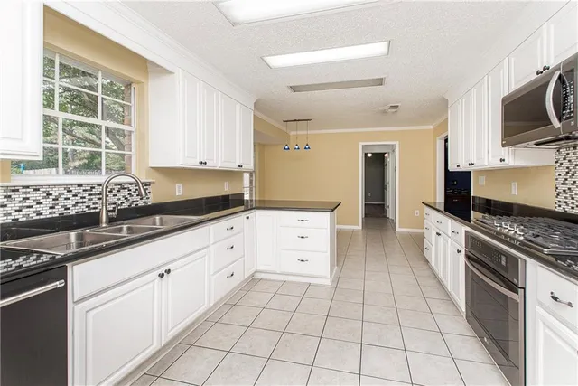 $400,000 | 704 White Oak Drive, Denham Springs, LA 70726