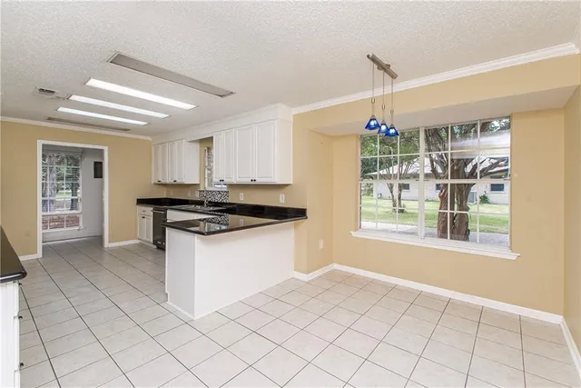 $400,000 | 704 White Oak Drive, Denham Springs, LA 70726