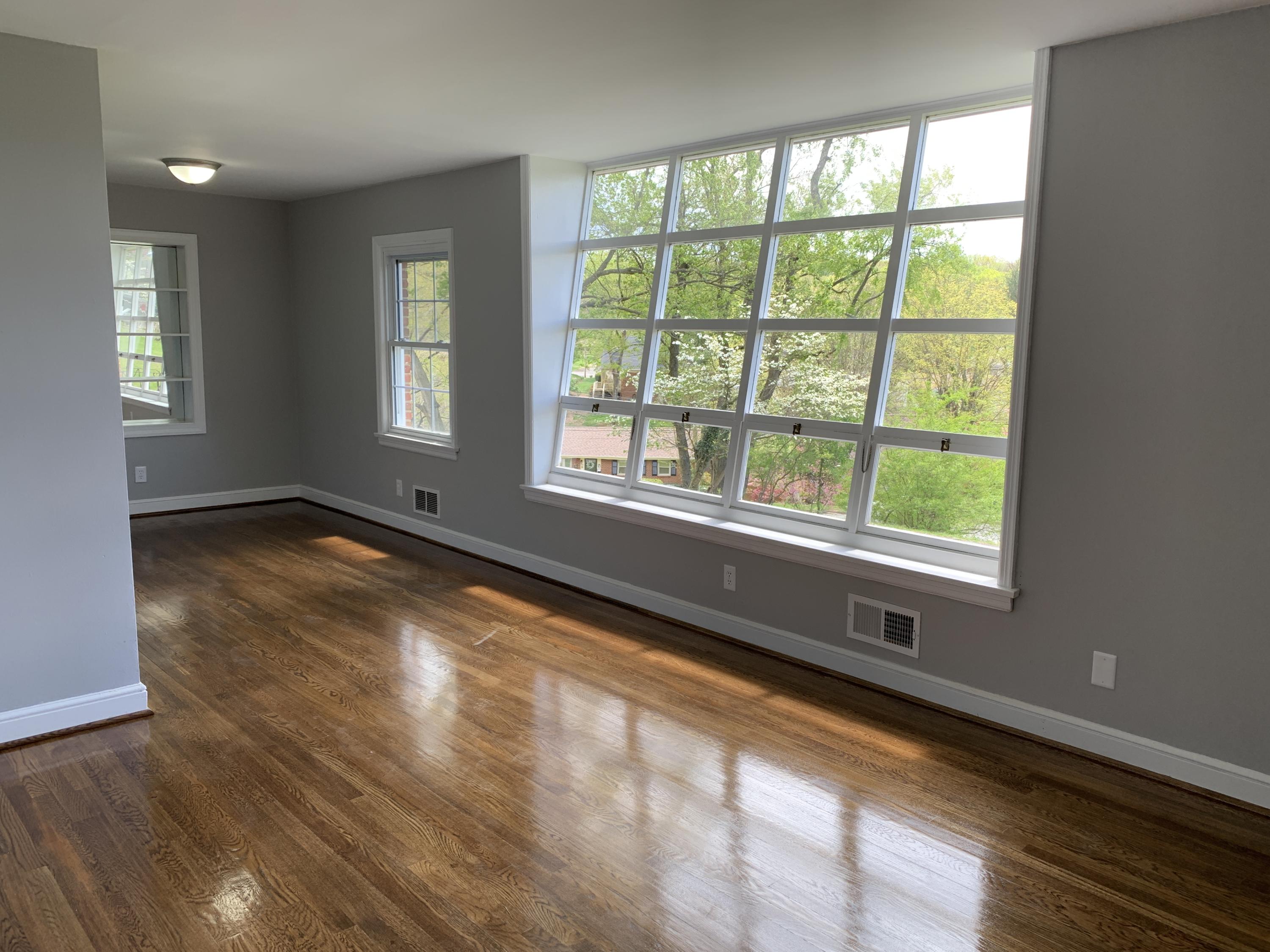 2842 Tillett Road Southwest Roanoke, VA 24015 - Photo 2 of 16 IMG_6335