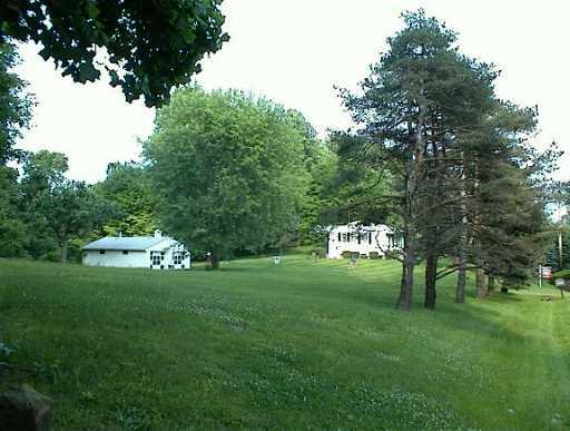 855 Deerfield Road Washington, PA 15301 - Photo 5 of 6 Yard/Garden.
