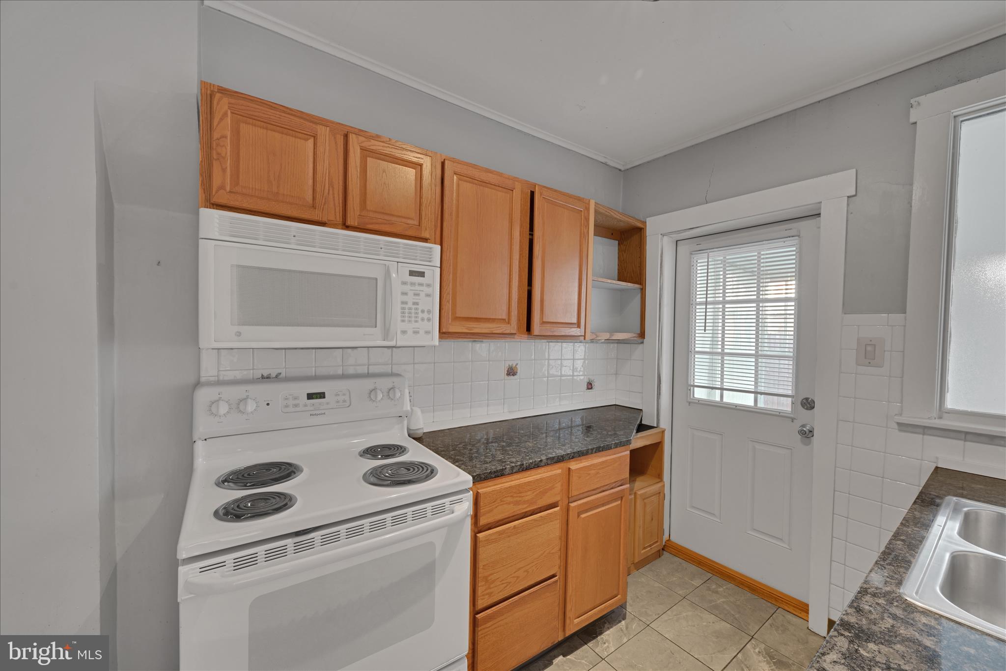 382 Sunset Road Reading, PA 19611 - Photo 9 of 26 Kitchen